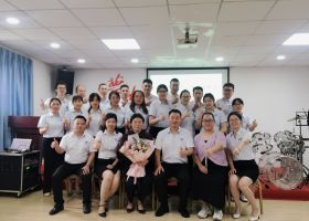 工業(yè)快速門廠家-廣州奇翔！進(jìn)行專業(yè)知識的培訓(xùn)！